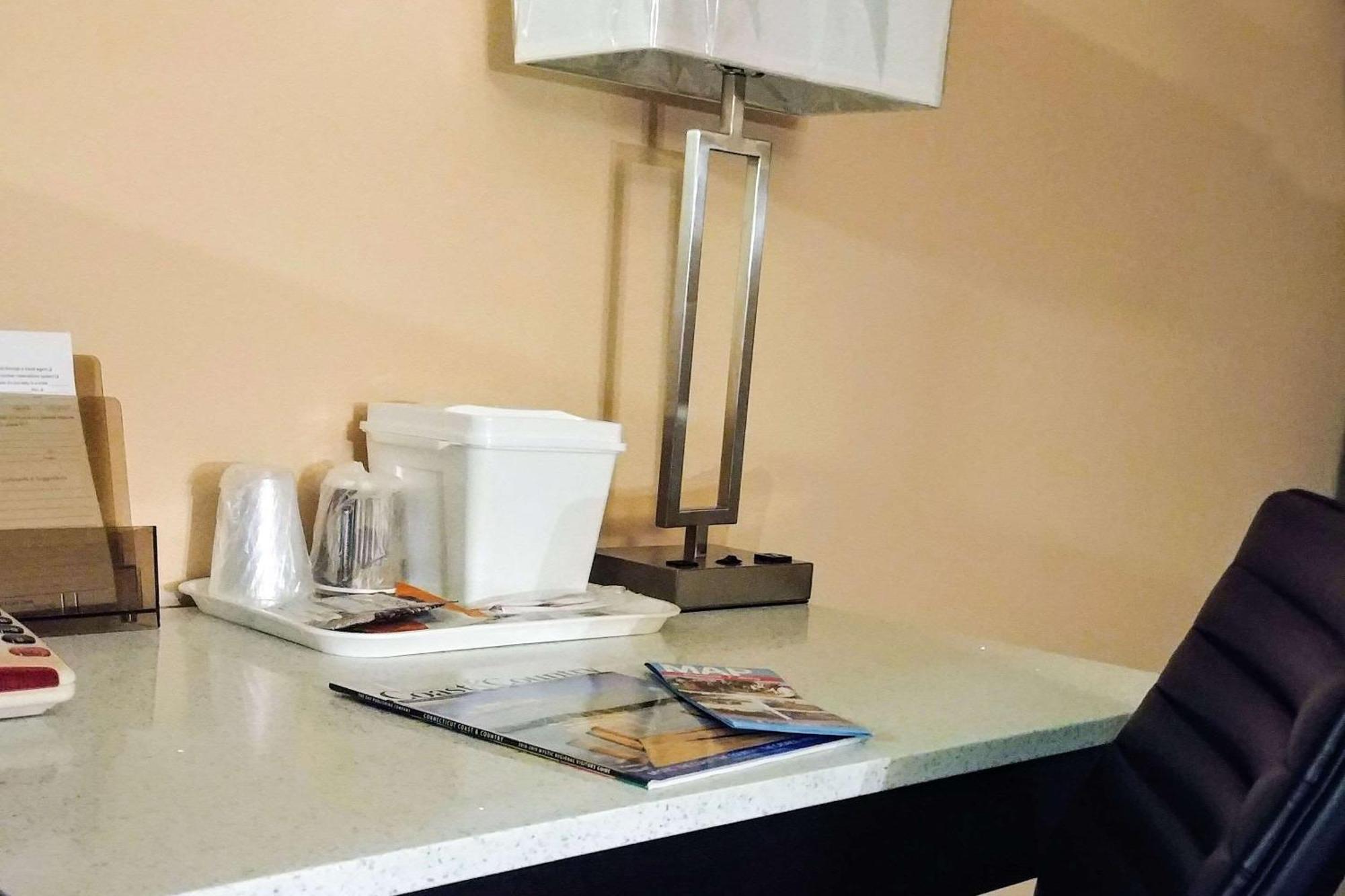 Econo Lodge Milldale - Southington Εξωτερικό φωτογραφία